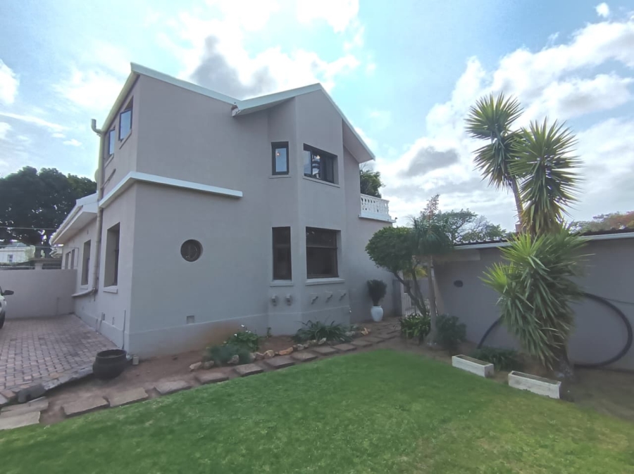 7 Bedroom Property for Sale in Walmer Eastern Cape